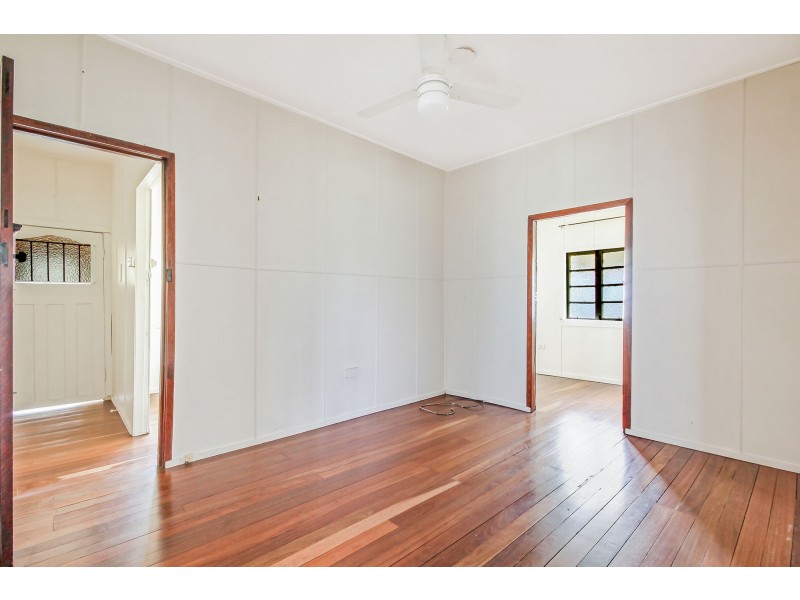 95 Railway Parade, Norman Park QLD 4170