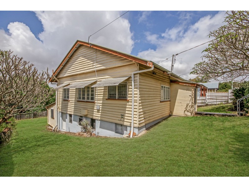 95 Railway Parade, Norman Park QLD 4170