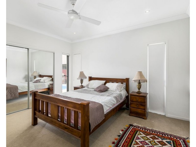 8 Thomson Place, Wakerley QLD 4154