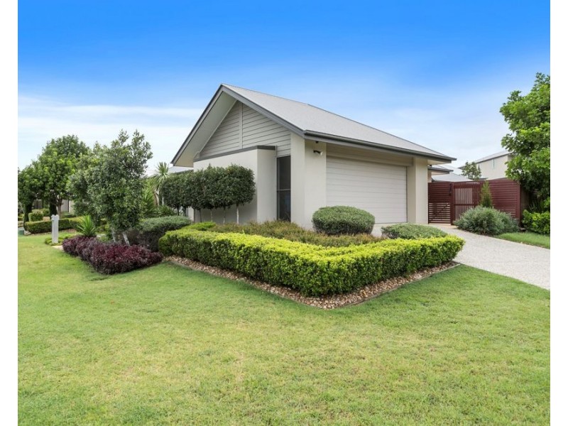 8 Thomson Place, Wakerley QLD 4154
