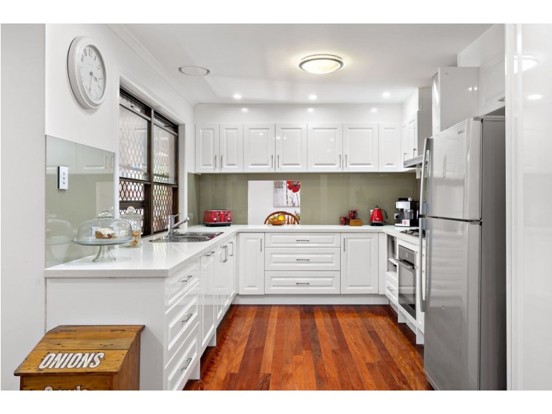 1 Andalucia Court, Wishart QLD 4122