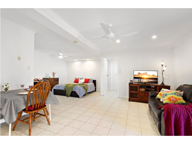 1 Andalucia Court, Wishart QLD 4122