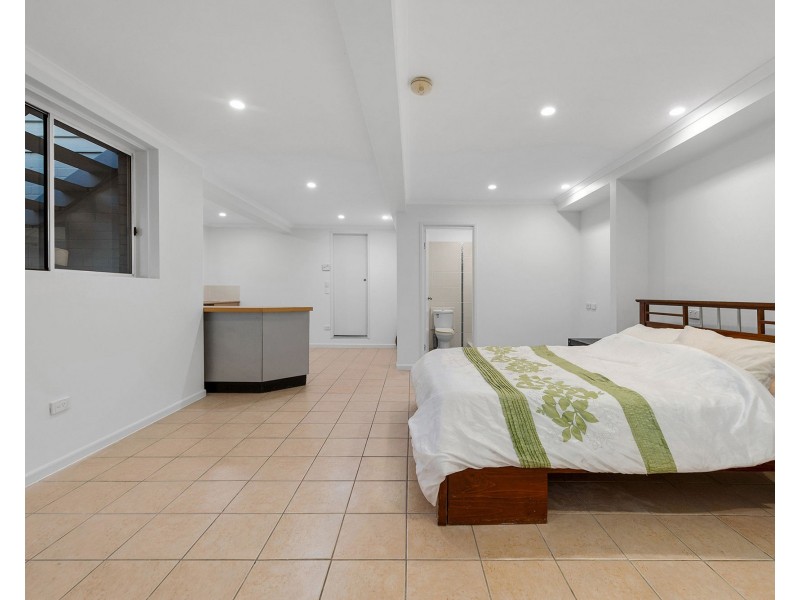 84 Garrett Street, Murarrie QLD 4172