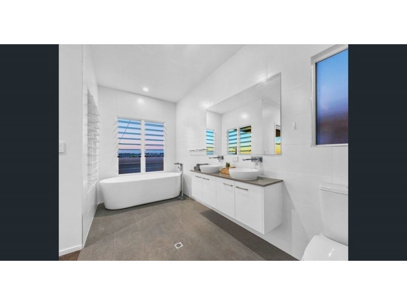 89 Erica Street, Cannon Hill QLD 4170