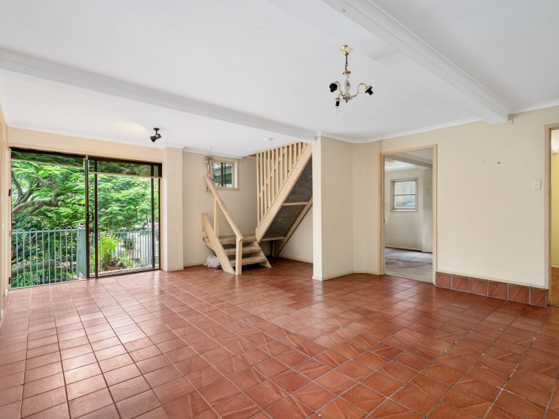 24 McIlwraith Avenue, Balmoral QLD 4171