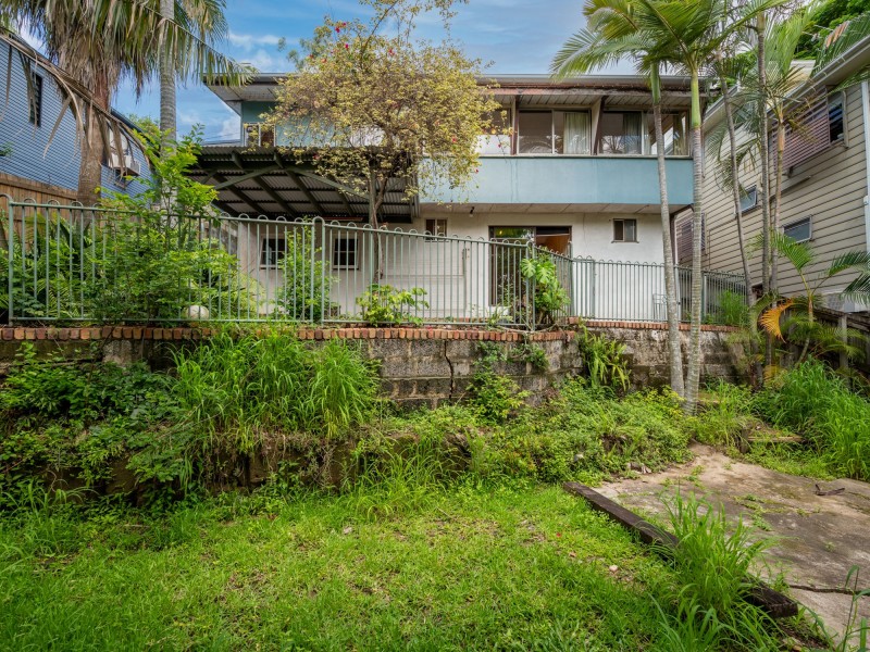 24 McIlwraith Avenue, Balmoral QLD 4171