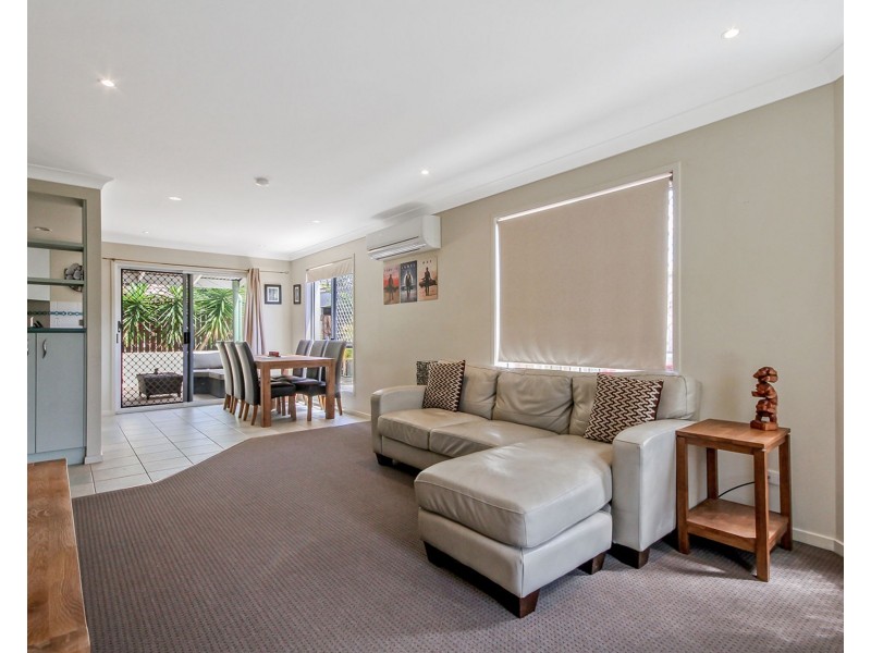 2/16 Hill Crescent, Carina Heights QLD 4152
