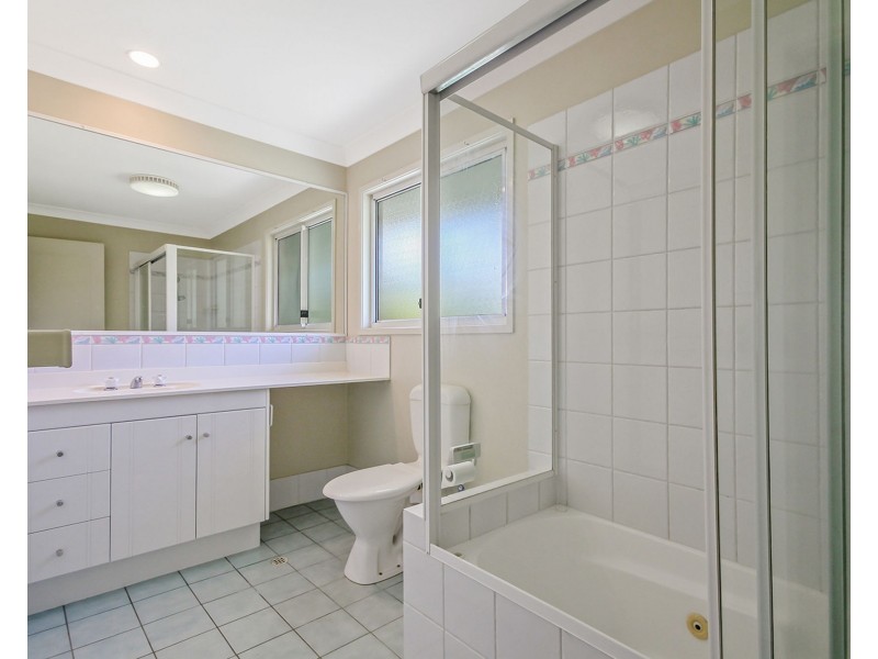 2/16 Hill Crescent, Carina Heights QLD 4152