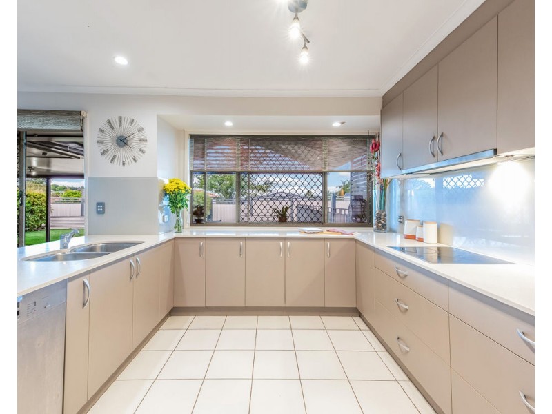 2 Madrid Court, Wishart QLD 4122