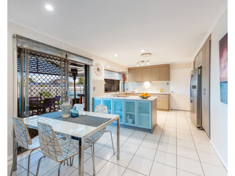 2 Madrid Court, Wishart QLD 4122