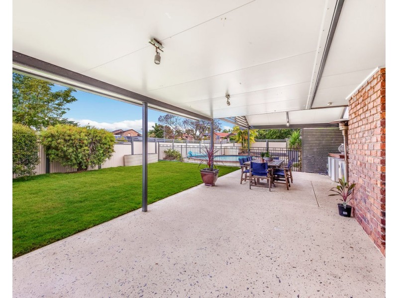 2 Madrid Court, Wishart QLD 4122