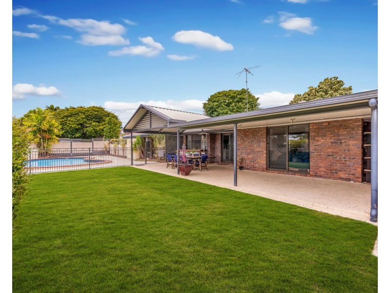 2 Madrid Court, Wishart QLD 4122