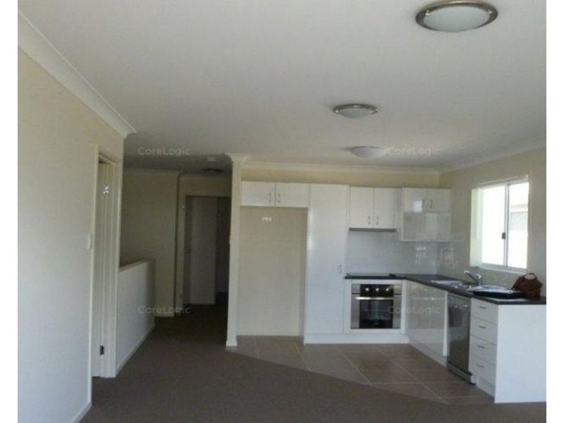 2/87 Emsworth Street, Wynnum QLD 4178