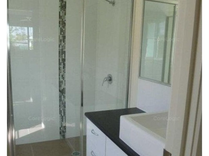 2/87 Emsworth Street, Wynnum QLD 4178