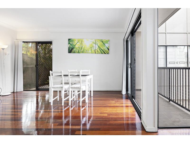 2/111 Thynne Road, Morningside QLD 4170