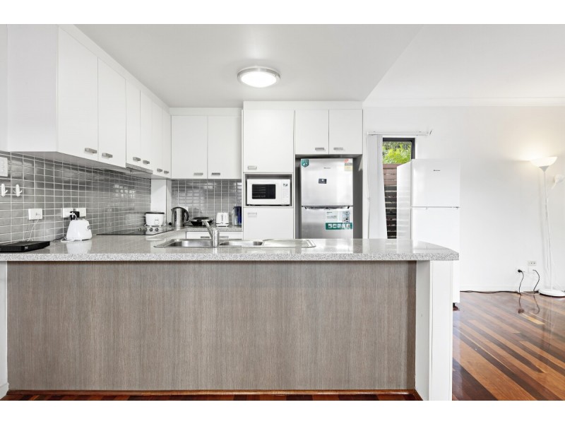 2/111 Thynne Road, Morningside QLD 4170