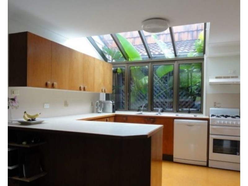 2/8 Pampling St, Camp Hill QLD 4152