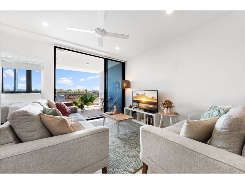 1046/123 Cavendish Road, Coorparoo QLD 4151