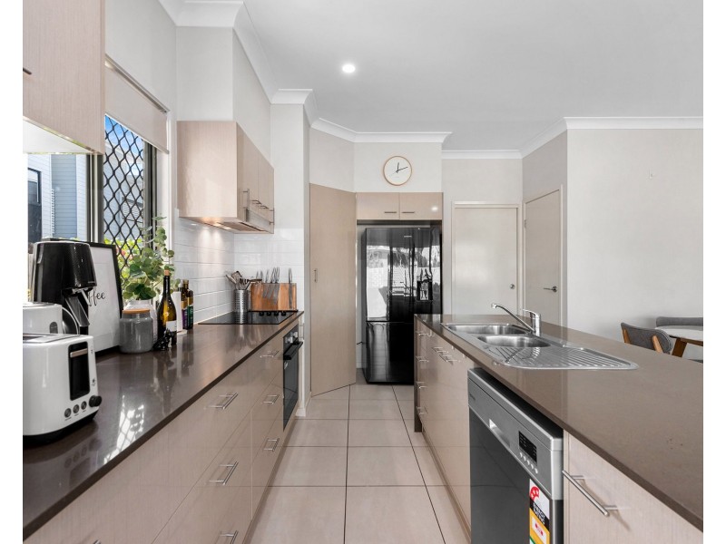 3 Newton Street, Coorparoo QLD 4151