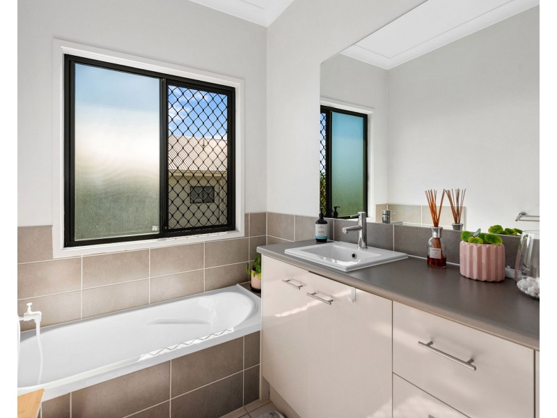 3 Newton Street, Coorparoo QLD 4151