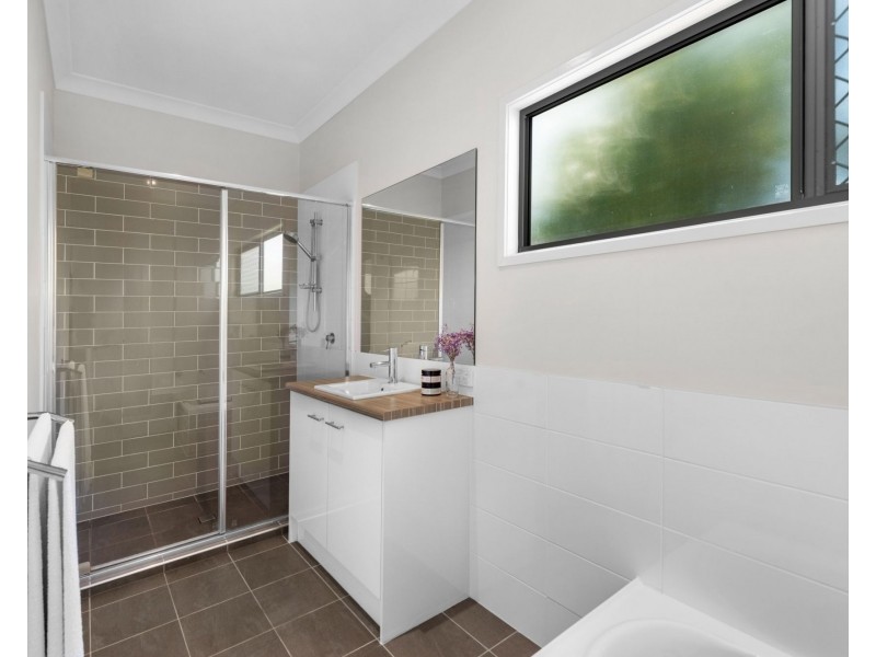 3 Newton Street, Coorparoo QLD 4151