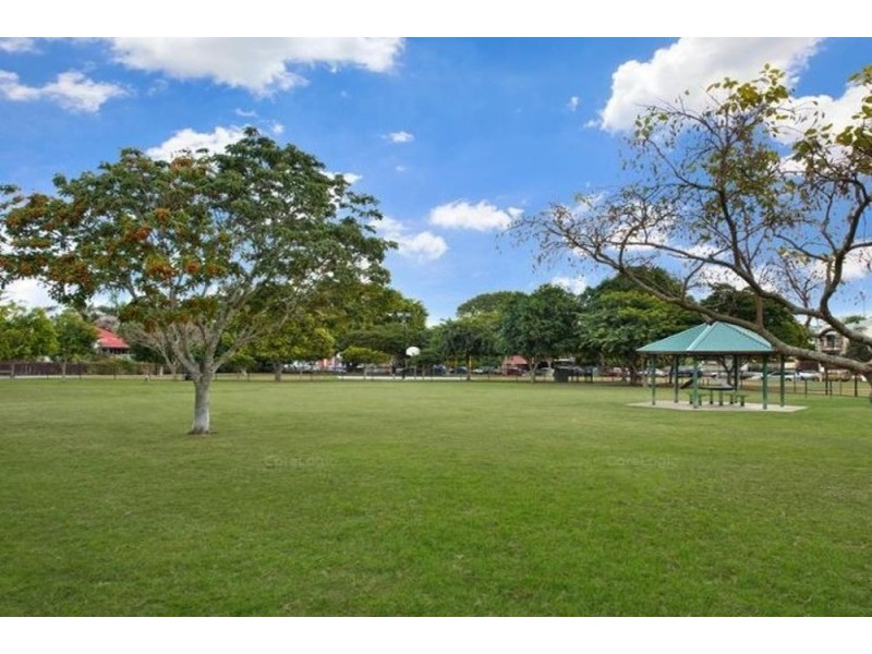 77 Longlands Street, East Brisbane QLD 4169