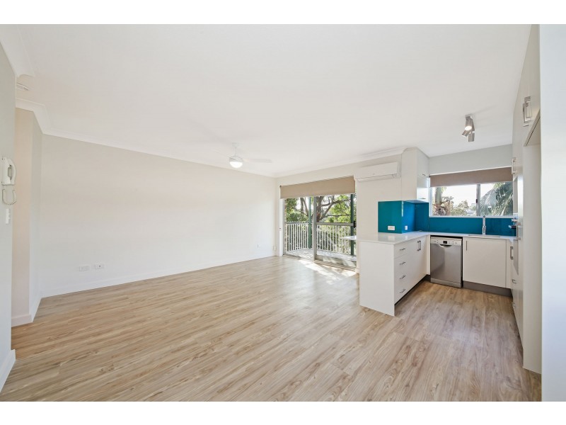 3/34 Pembroke Rd, Coorparoo QLD 4151