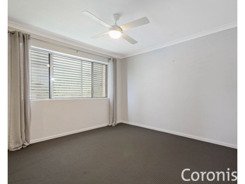 4/6 Mclay St, Coorparoo QLD 4151
