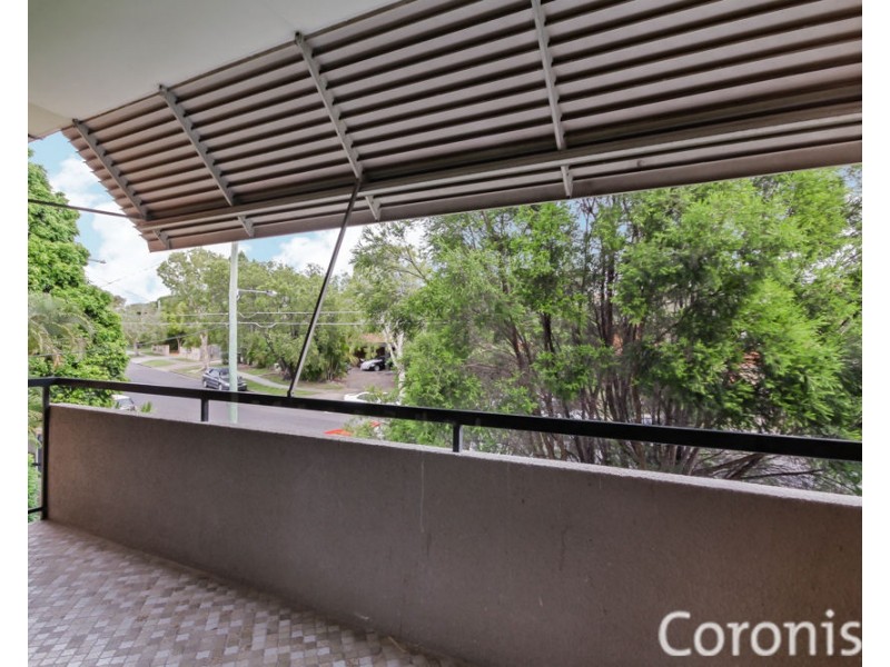4/6 Mclay St, Coorparoo QLD 4151