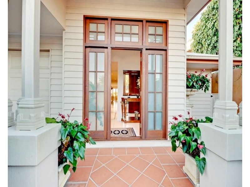 146 Dornoch Terrace, Highgate Hill QLD 4101