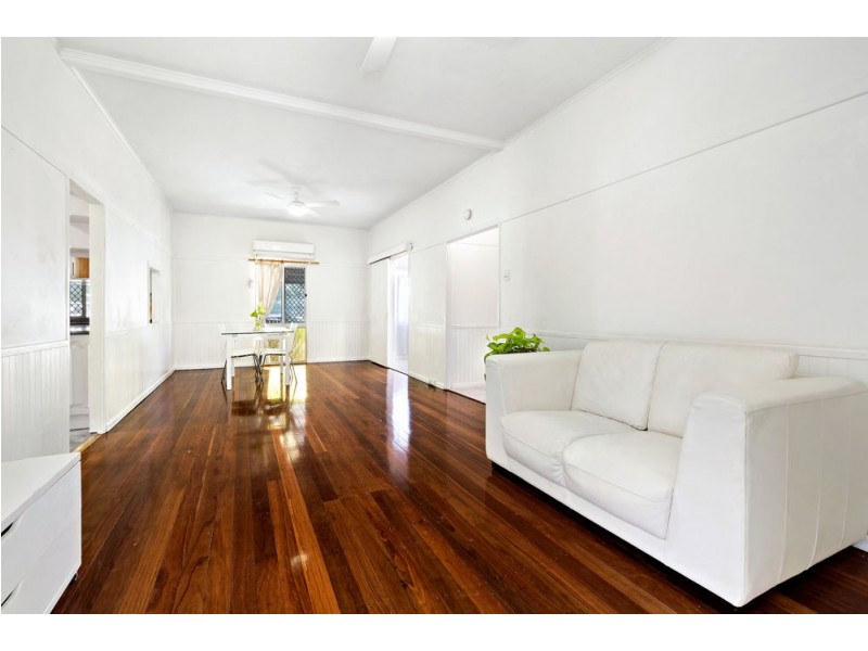 69 Bernecker Street, Carina QLD 4152