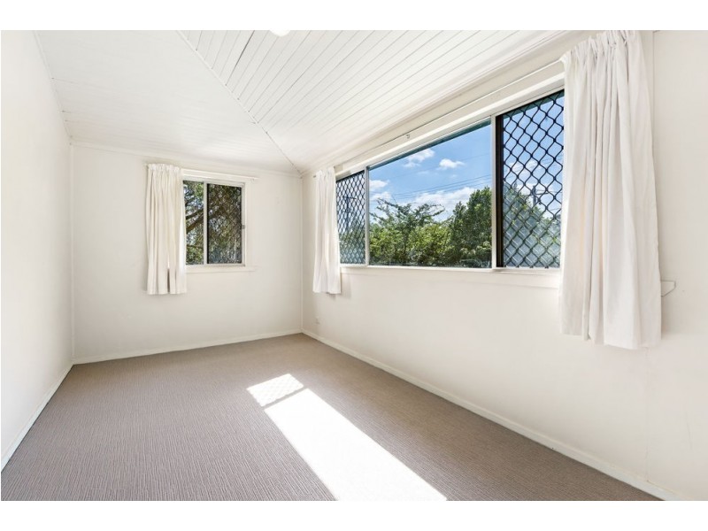 69 Bernecker Street, Carina QLD 4152