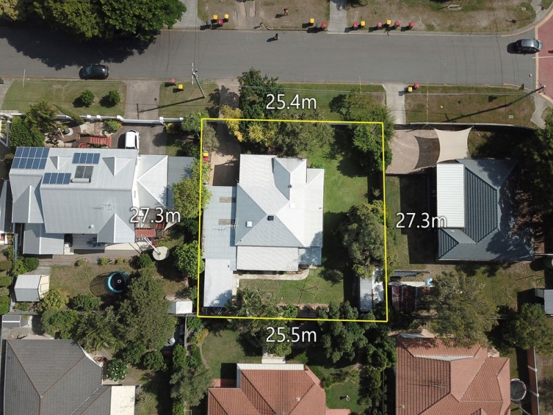 69 Bernecker Street, Carina QLD 4152