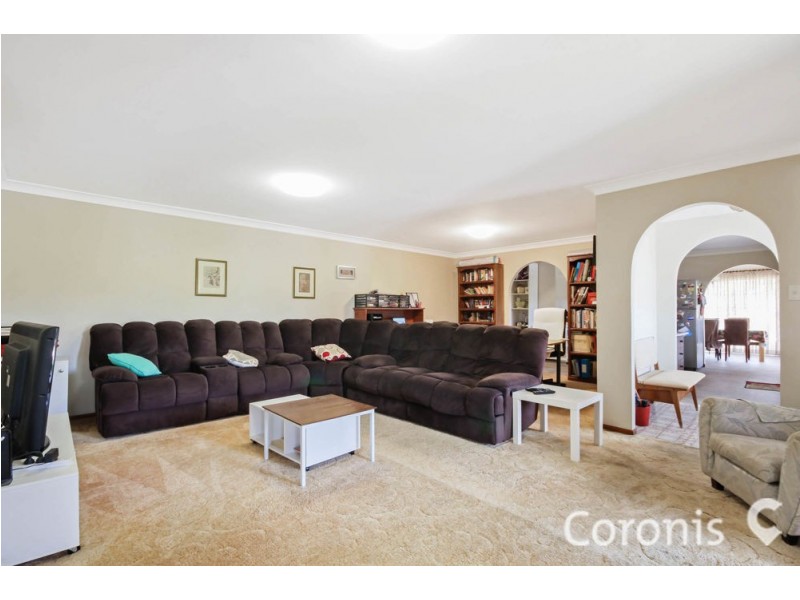 8 Aldford St, Carindale QLD 4152