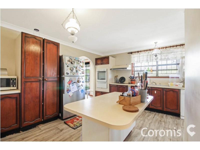 8 Aldford St, Carindale QLD 4152