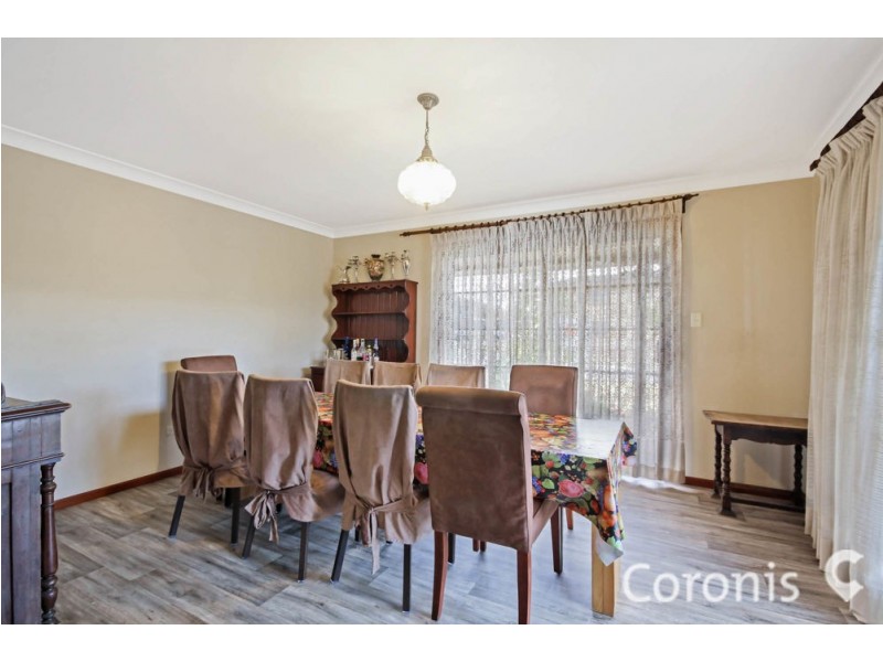 8 Aldford St, Carindale QLD 4152