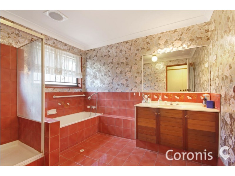 8 Aldford St, Carindale QLD 4152