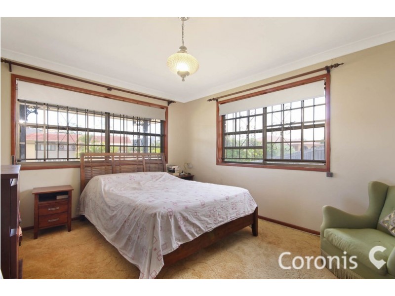 8 Aldford St, Carindale QLD 4152