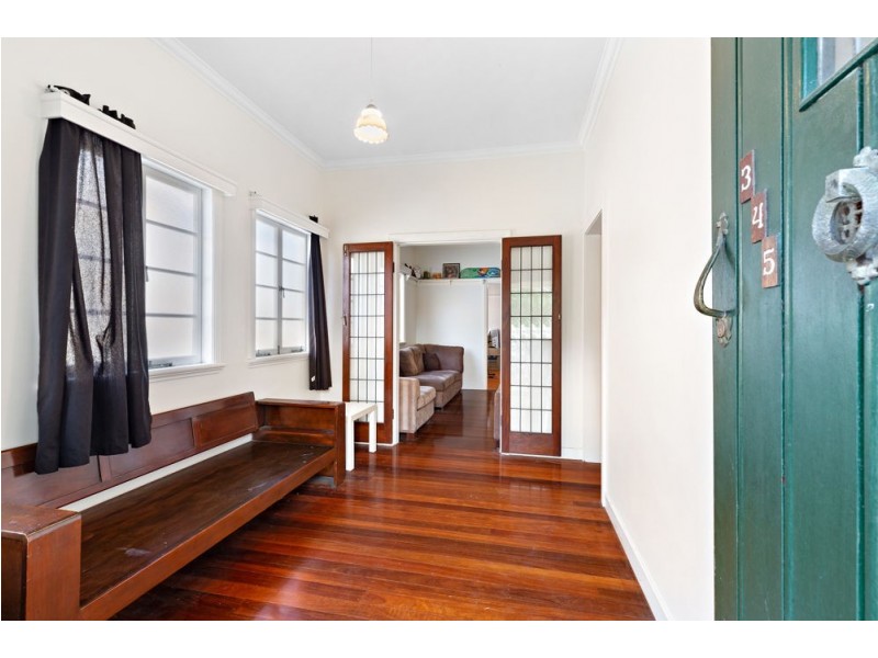 345 Cornwall Street, Greenslopes QLD 4120