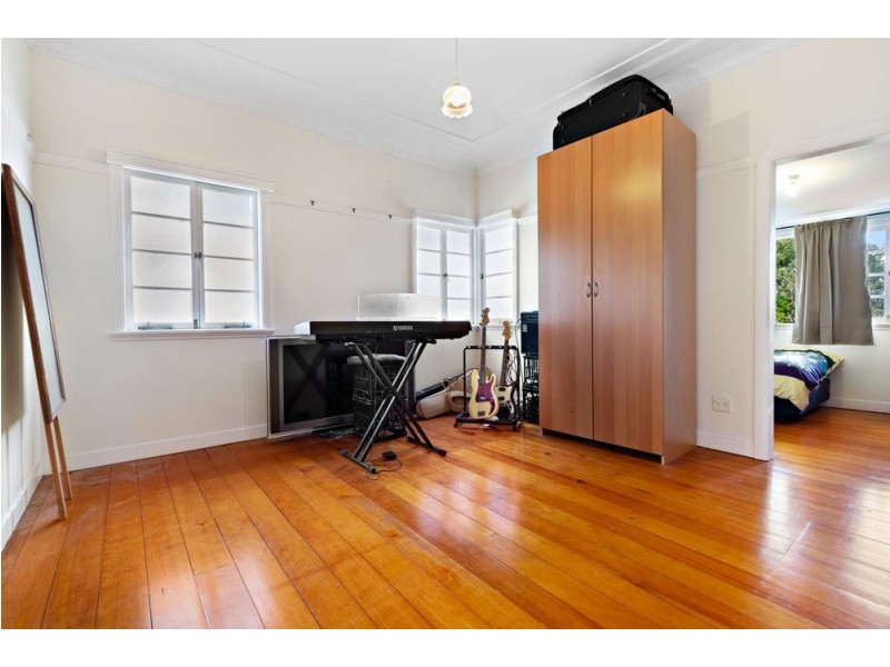 345 Cornwall Street, Greenslopes QLD 4120