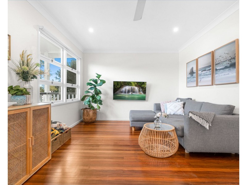 54 Gordon Parade, Manly QLD 4179