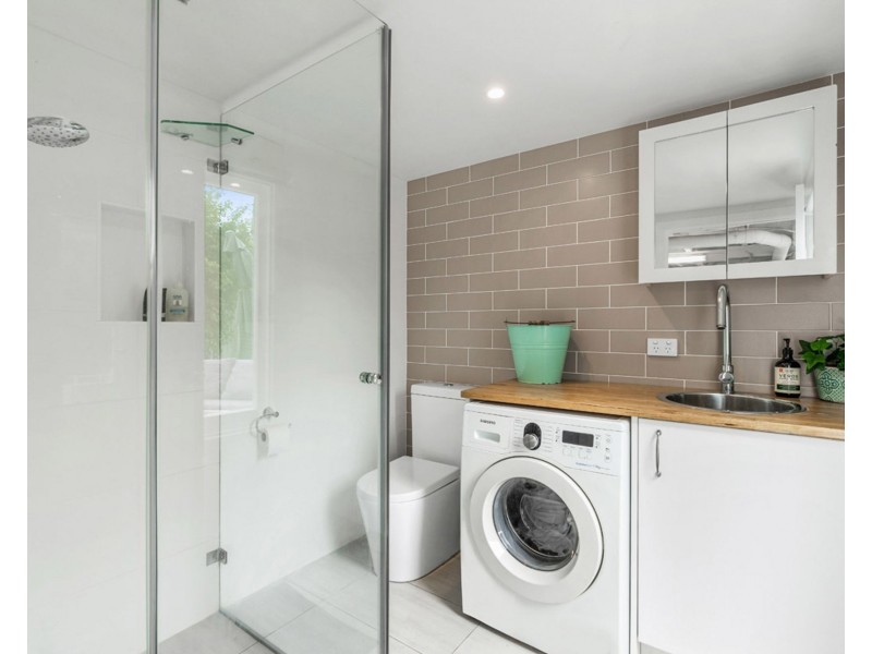 54 Gordon Parade, Manly QLD 4179