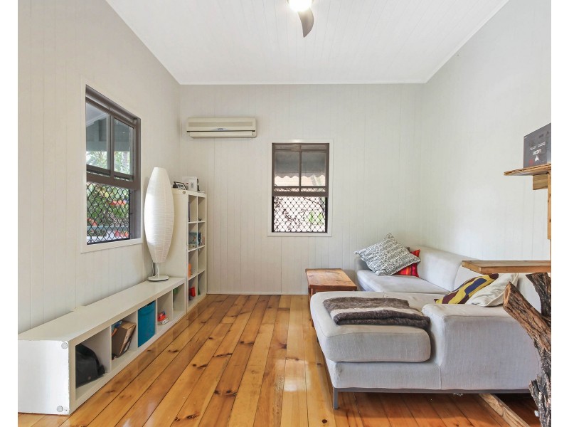 59 Peach Street, Greenslopes QLD 4120