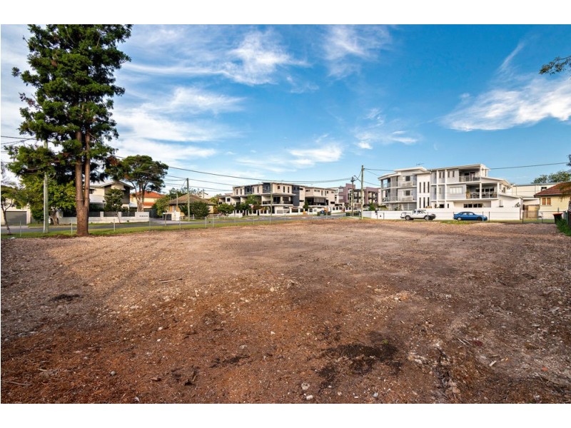 10-12 Bruce Street, Carina QLD 4152