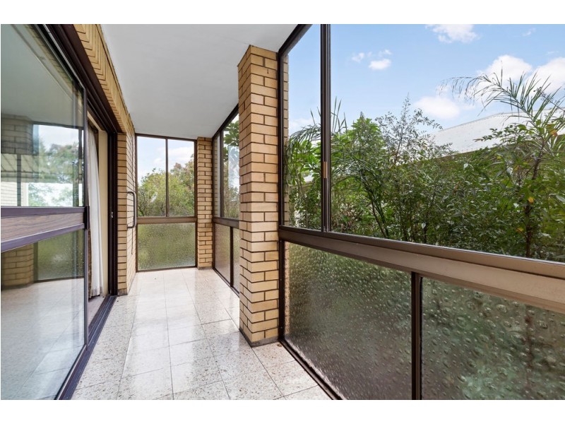 2/5 Wickham Street, Morningside QLD 4170