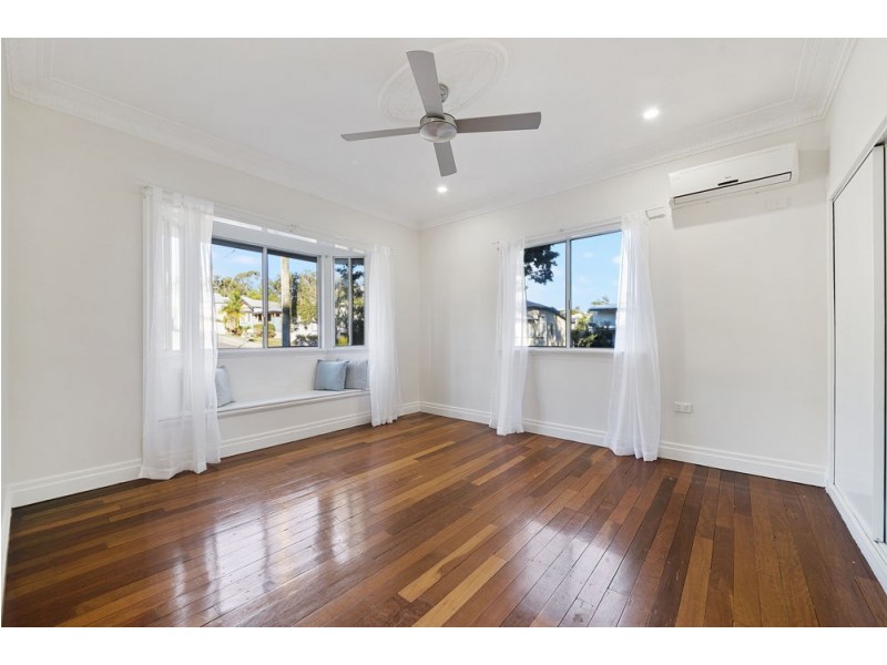 15 Daphne Street, Camp Hill QLD 4152