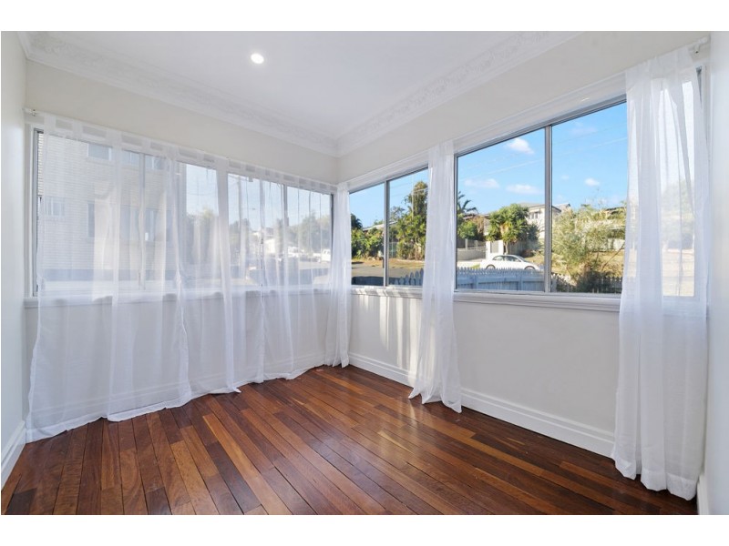 15 Daphne Street, Camp Hill QLD 4152