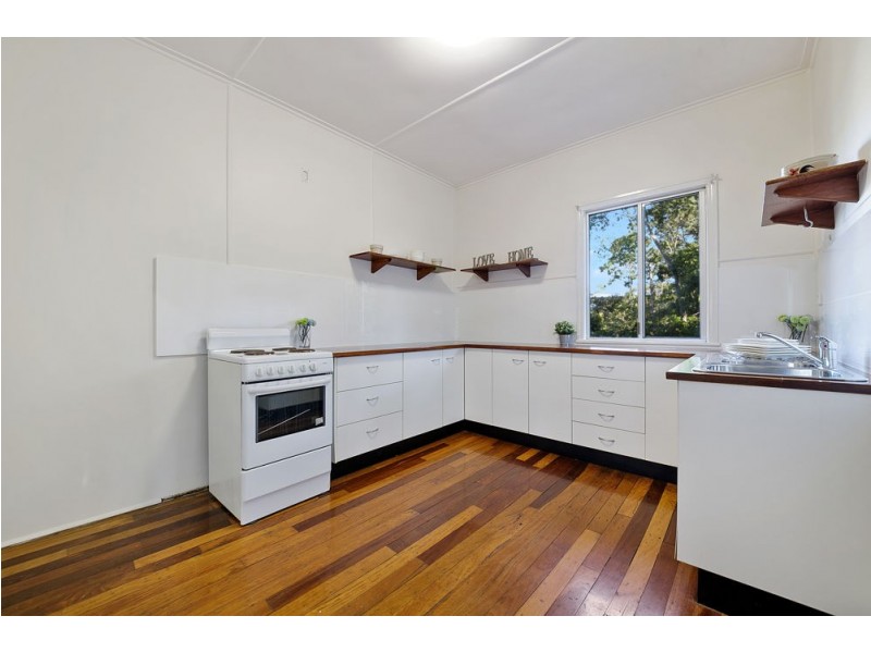 15 Daphne Street, Camp Hill QLD 4152