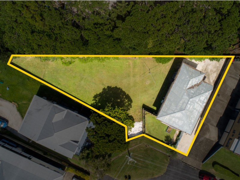 15 Daphne Street, Camp Hill QLD 4152