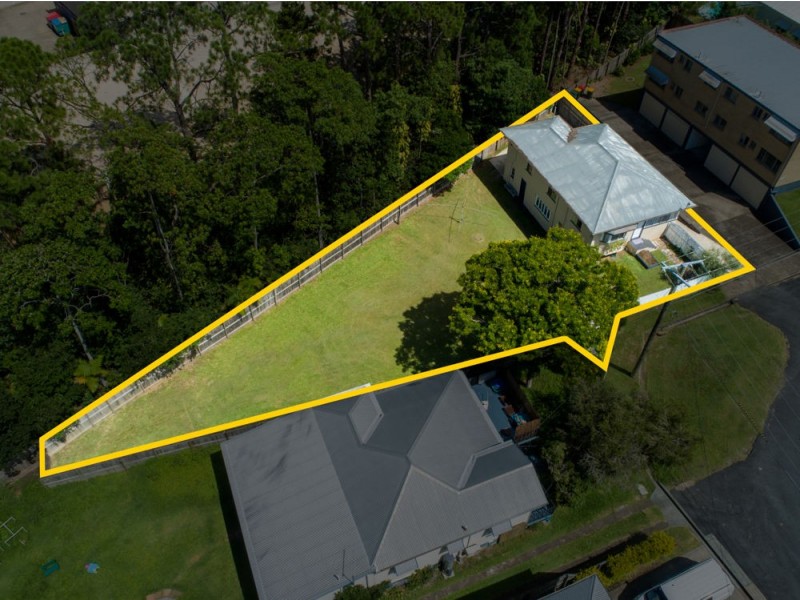 15 Daphne Street, Camp Hill QLD 4152